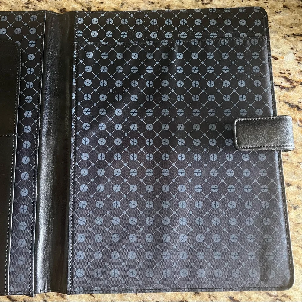 Black Professional Leather Resume Holder with Pockets and Calculator EUC
